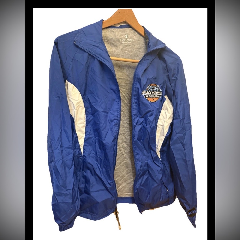 March Madness!Package includes Duel Windbreakers(s,m)+1 warm beanie Blue & Grey